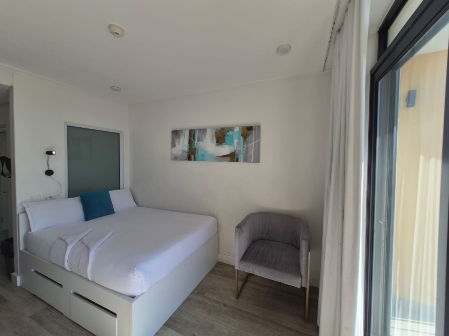 To Let 1 Bedroom Property for Rent in Woodstock Western Cape